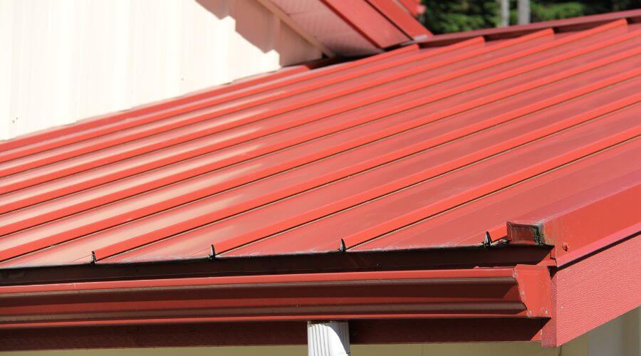 Professional gutter cleaning services in Helmsburg, IN